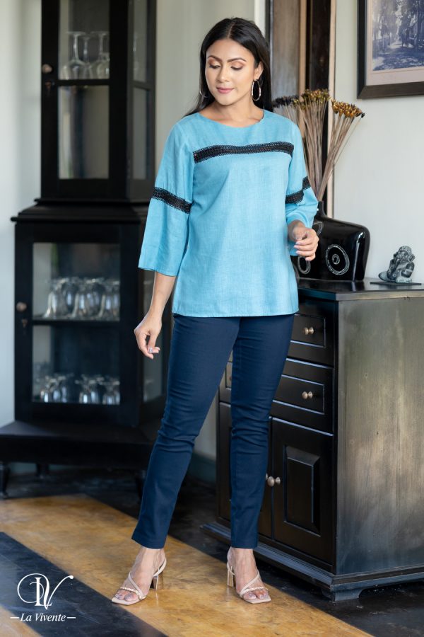 Round neck top with lace trim - Image 4