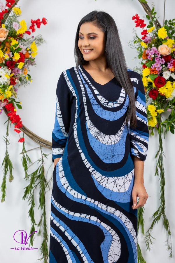 Abstract Printed V-Necked Batik Maxi Dress - Image 5