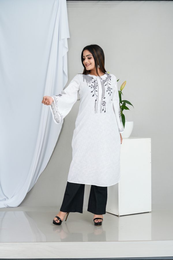 Floral Embroidered Flare Sleeved Kurta - Image 2