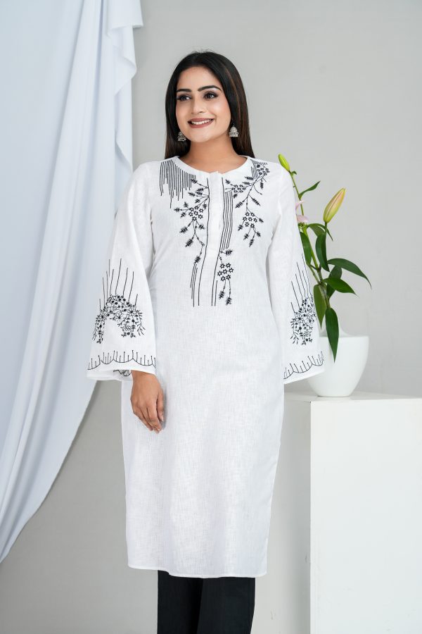 Floral Embroidered Flare Sleeved Kurta - Image 3