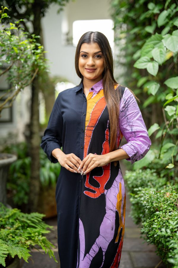 Abstract Two-Tone Button Up Batik Maxi Dress - Image 4
